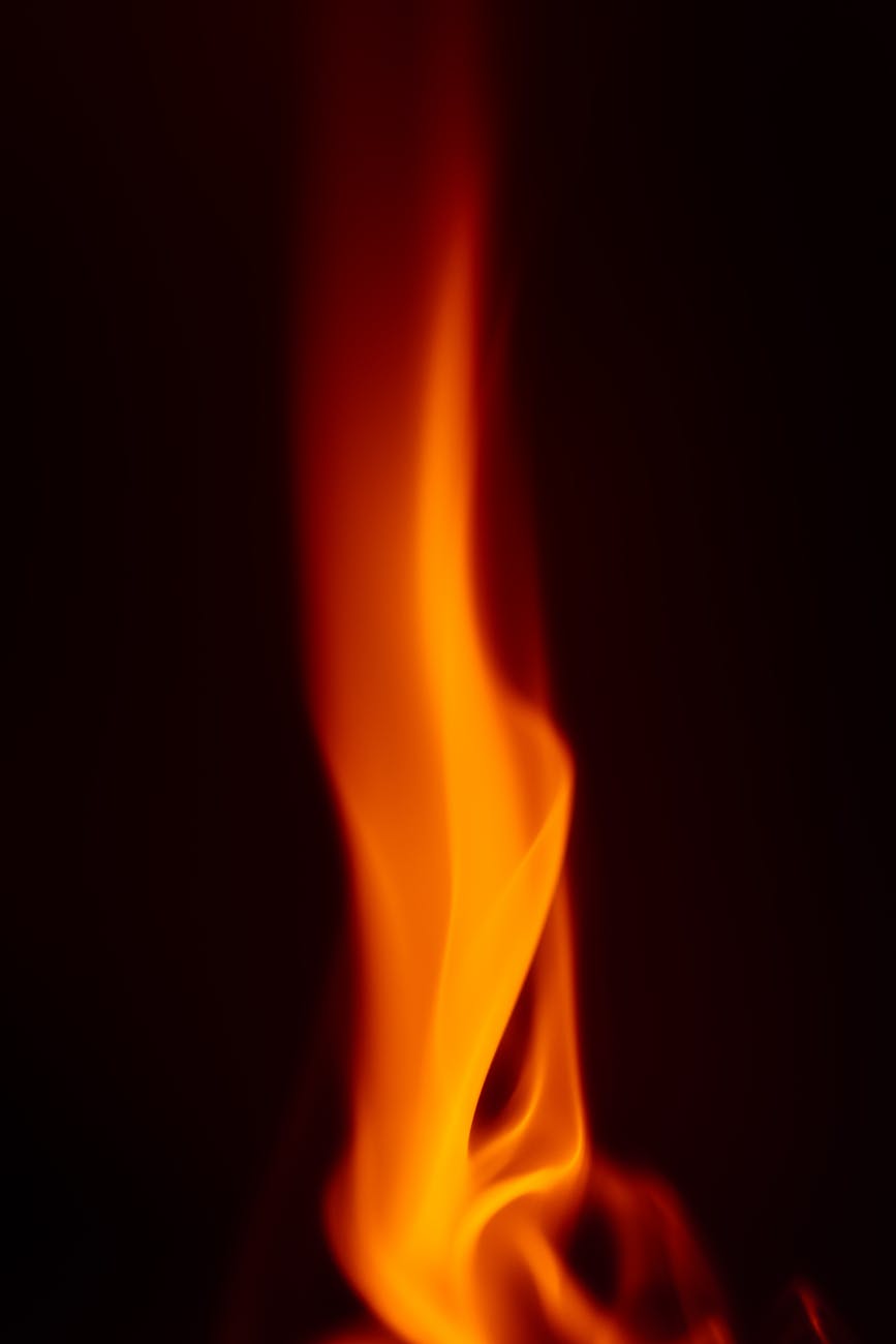close up photography of a burning flame